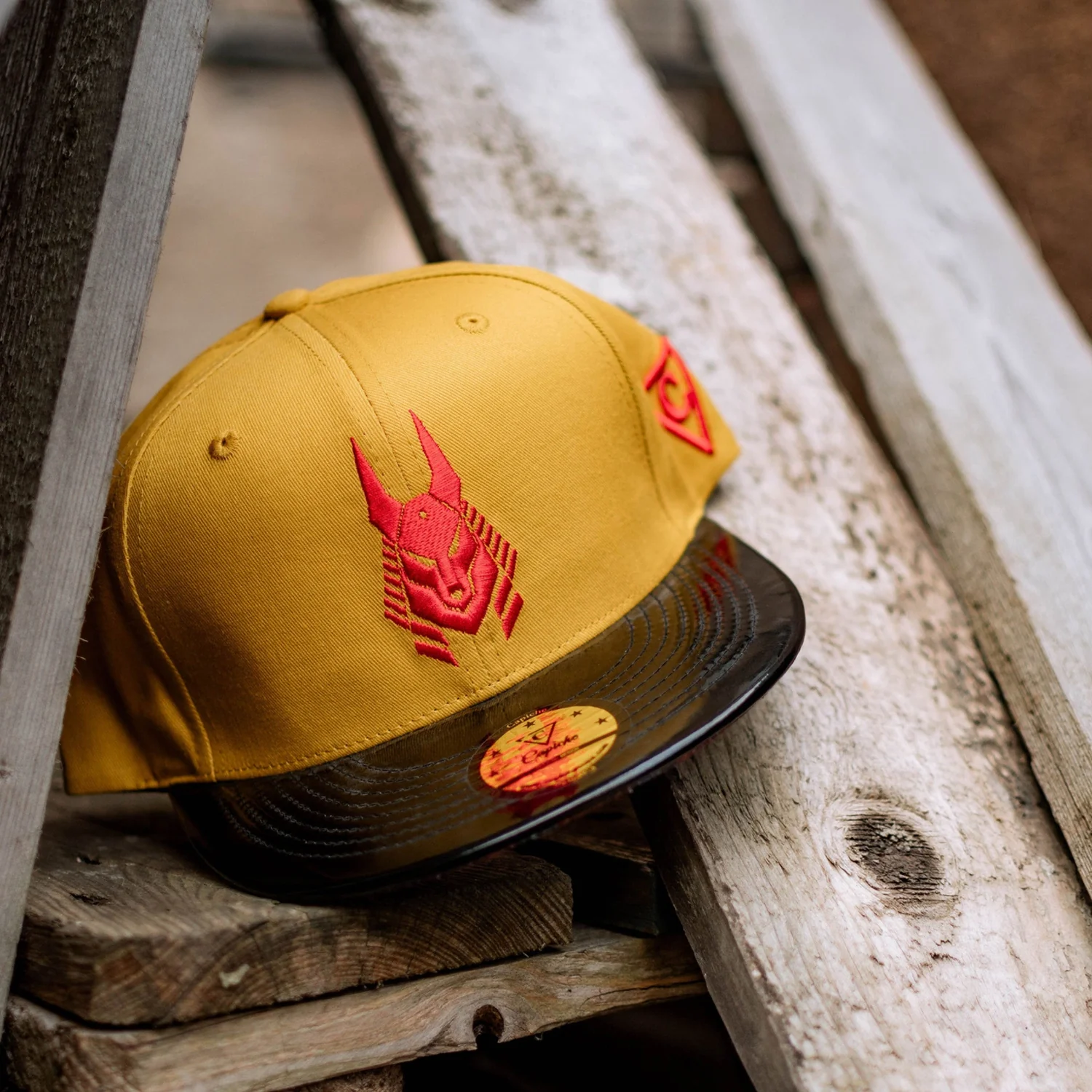 Anubis Snapback - Yellow/Metallic Black - Image 6