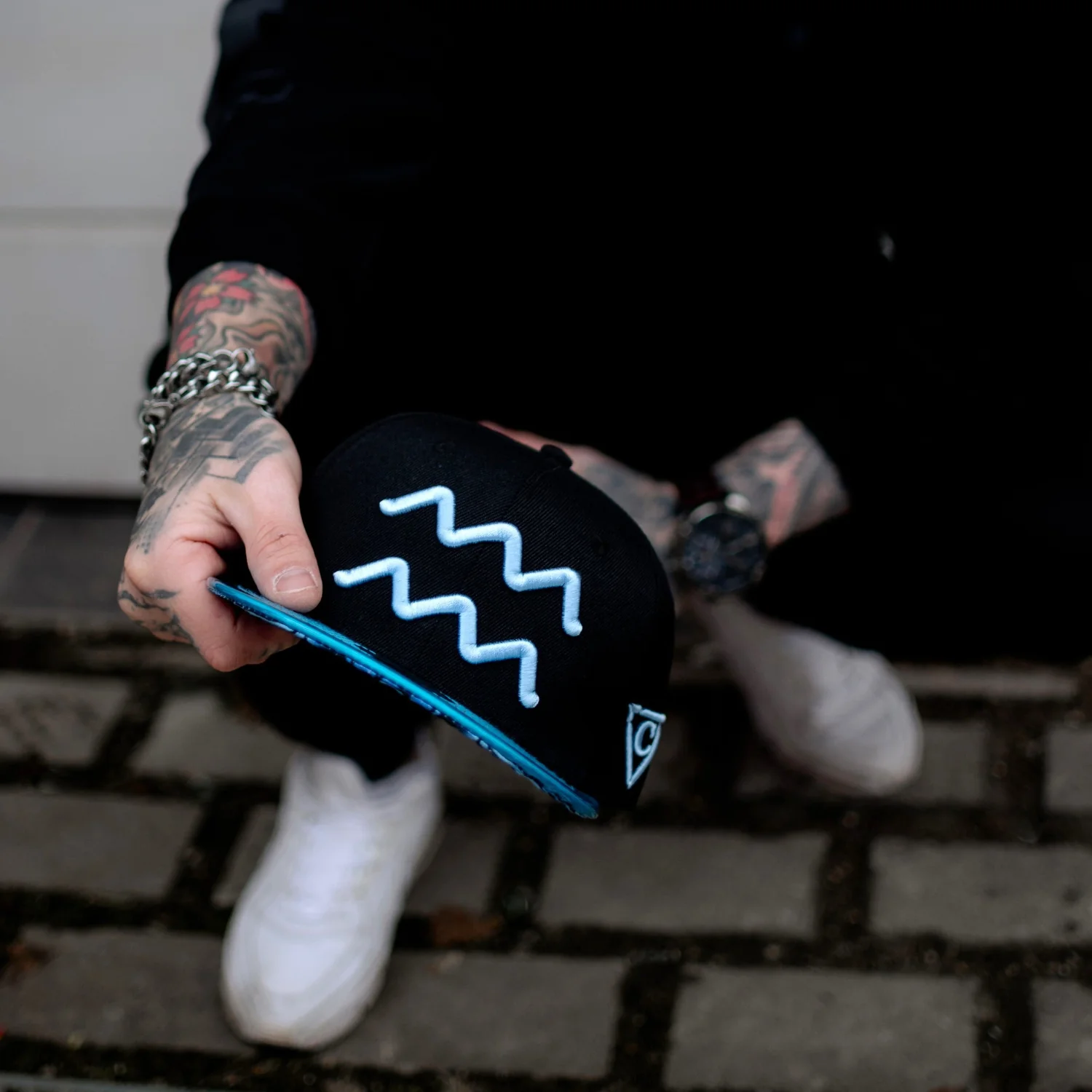 Aquarius Snapback - Black/Blue Metallic - Image 21