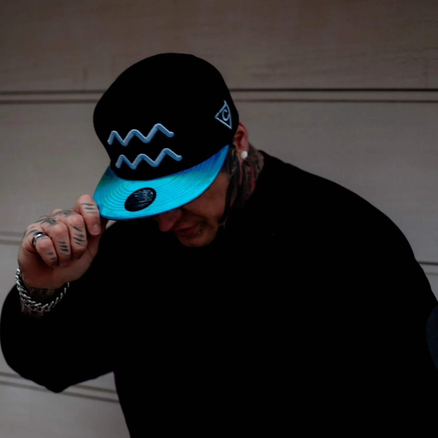 Aquarius Snapback - Black/Blue Metallic - Image 22