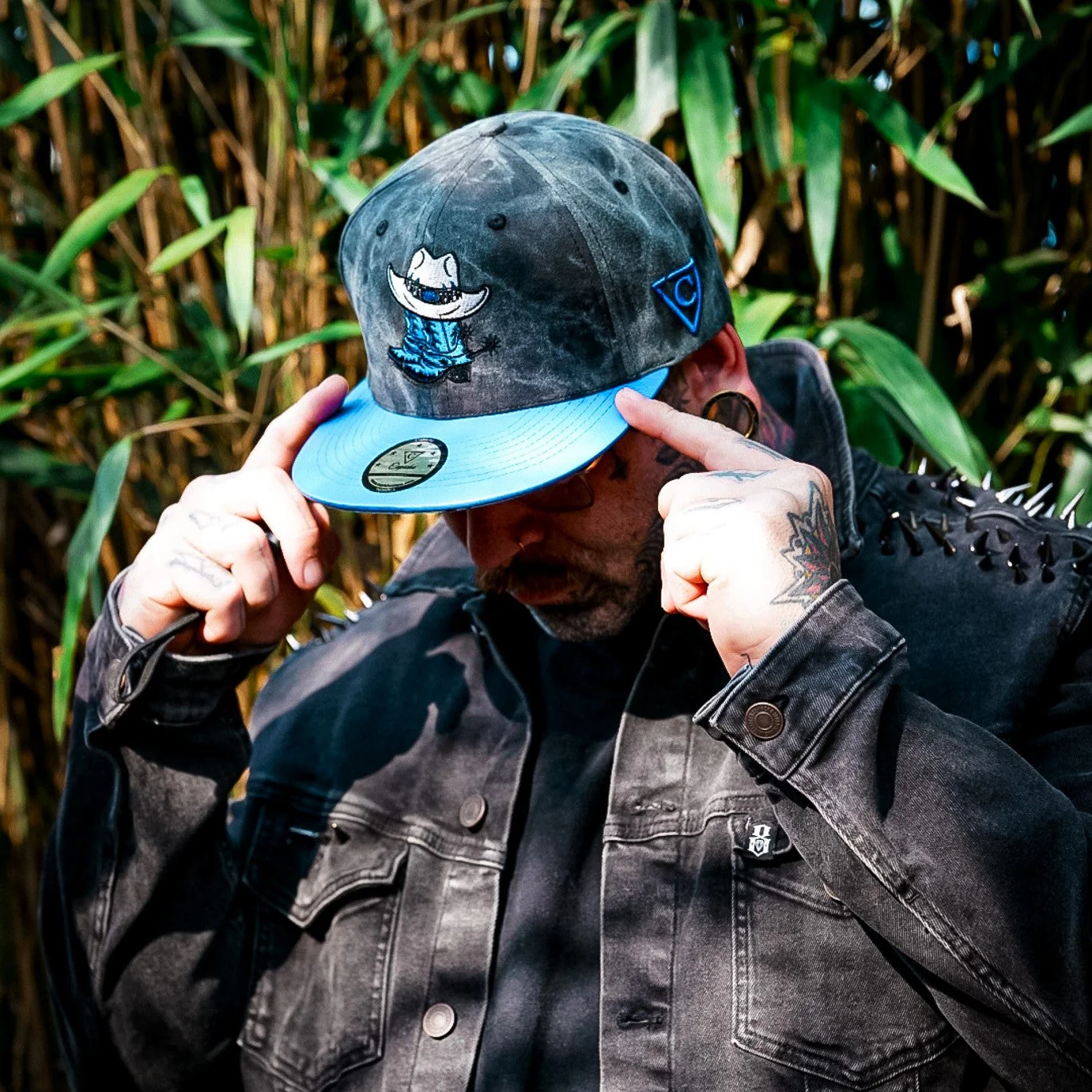 Bull Rodeo Snapback - Dark Grey Washed Fabric & Blue Faux Leather - Image 5
