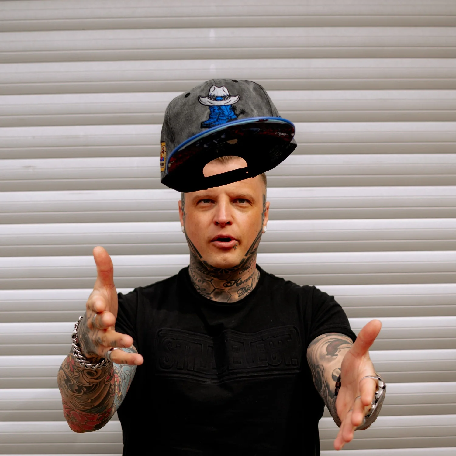 Bull Rodeo Snapback - Dark Grey Washed Fabric & Blue Faux Leather - Image 9