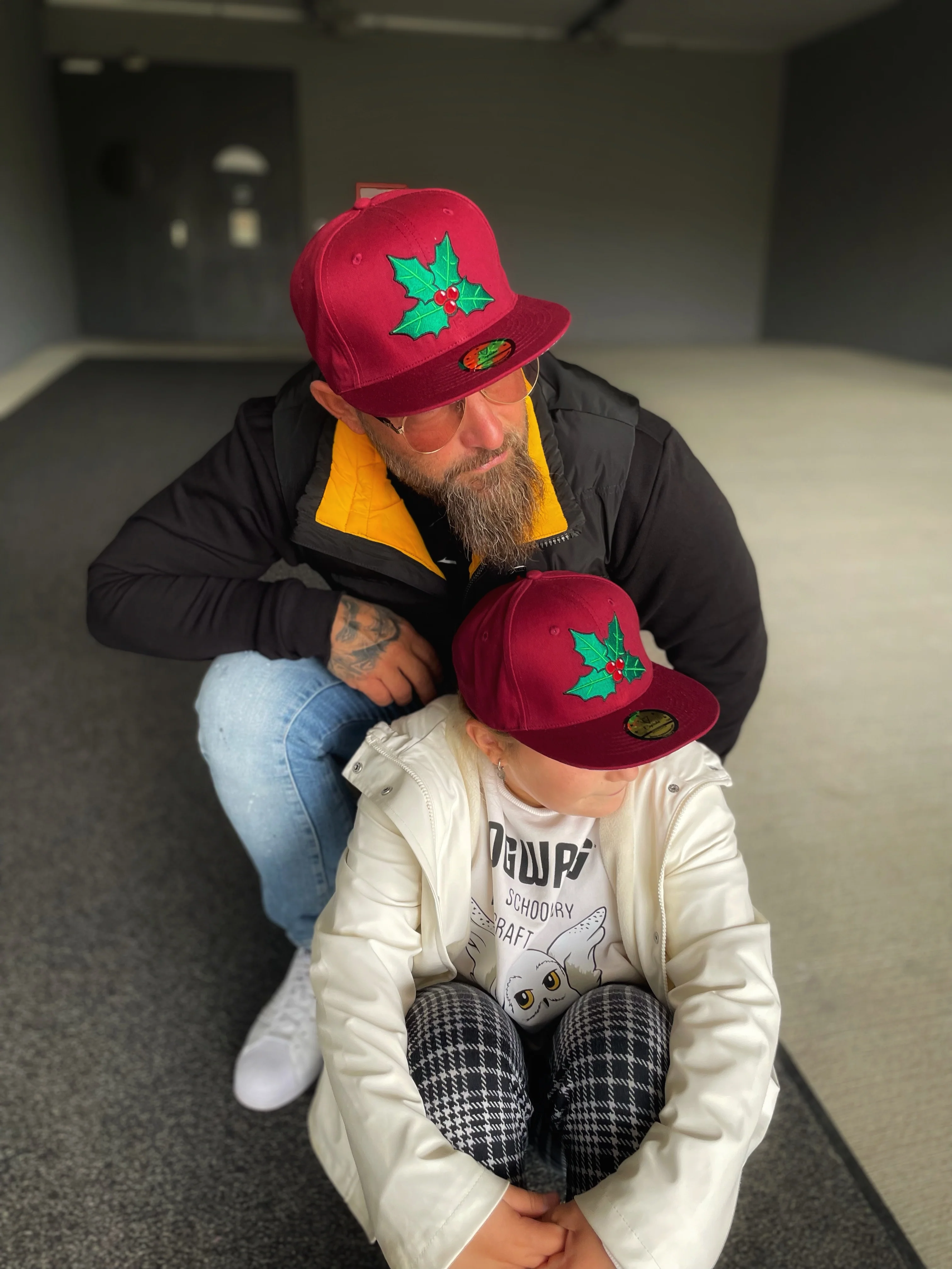 LIMITED Christmas Snapback Santa's Choir Child Size - Red - Image 7