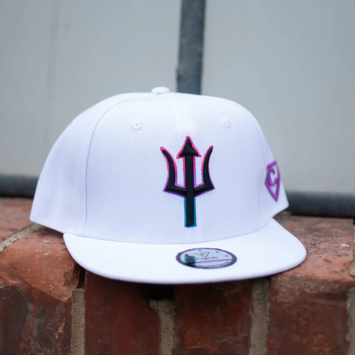 Gorgons Snapback - White - Image 6