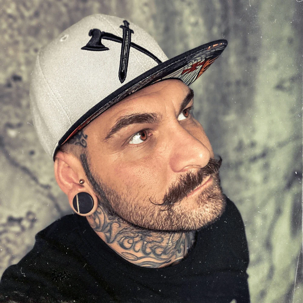 Knight Templar Snapback - Grey/Black - Image 6